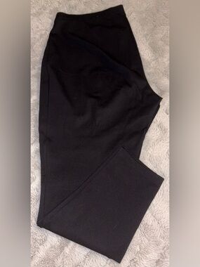 Chico’s black pull-on ponte knit stretch leggings Size 3P Petite